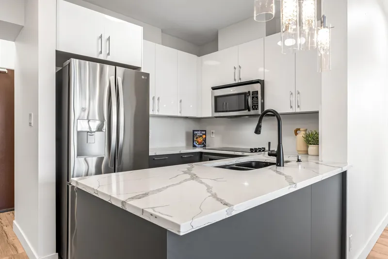 1701 15 E ROYAL AVENUE - photo 4 of 25