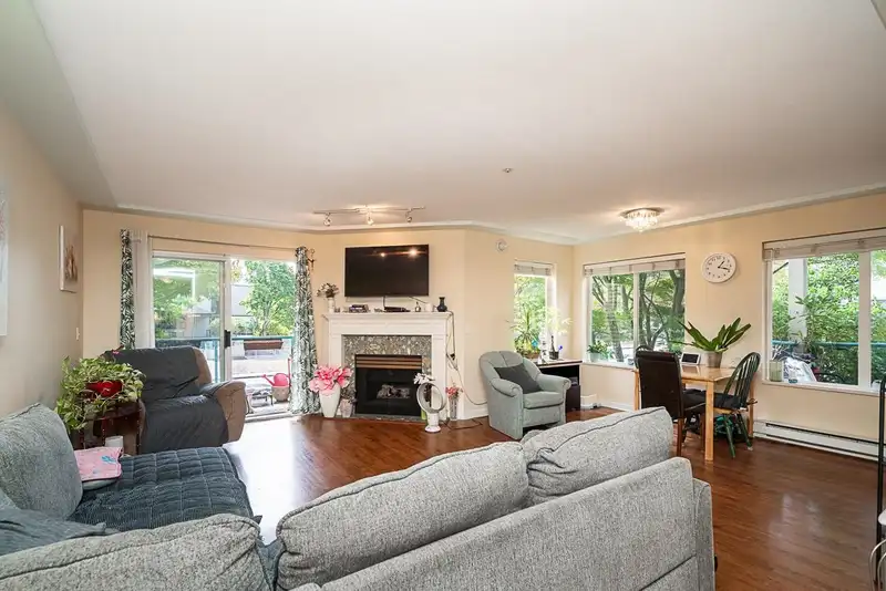 209 20443 53 AVENUE - photo 2 of 36