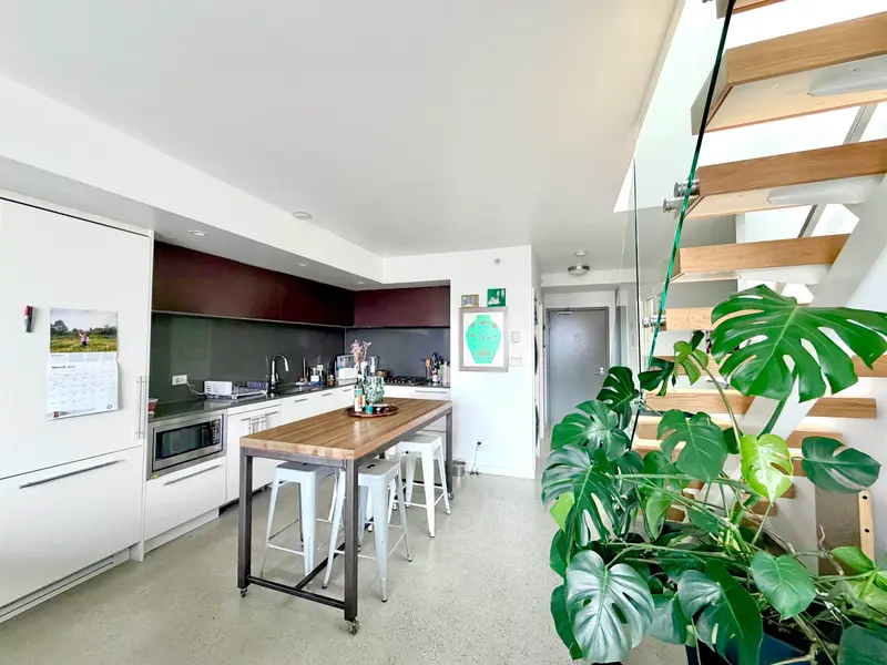 1005 150 E CORDOVA STREET - photo 4 of 18