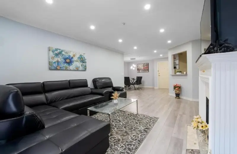 110 7161 121 STREET - photo 2 of 12