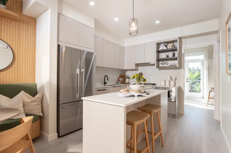 211 921 GRANT STREET - photo 4 of 13