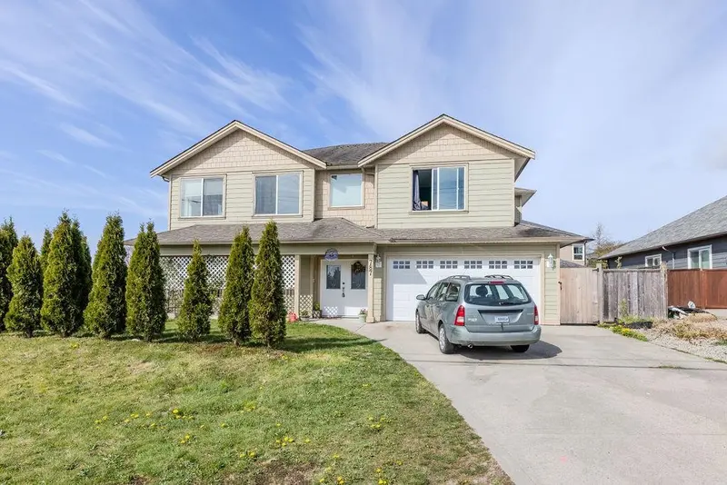 787 NORTH ROAD - photo 1 of 25