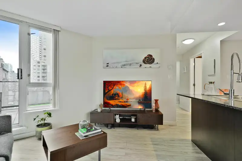 310 1212 HOWE STREET - photo 2 of 23