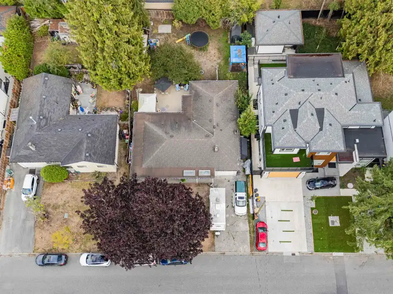 7920 110 STREET - photo 1 of 34