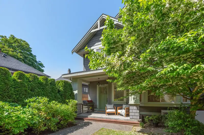 715 E 10TH AVENUE - photo 3 of 28