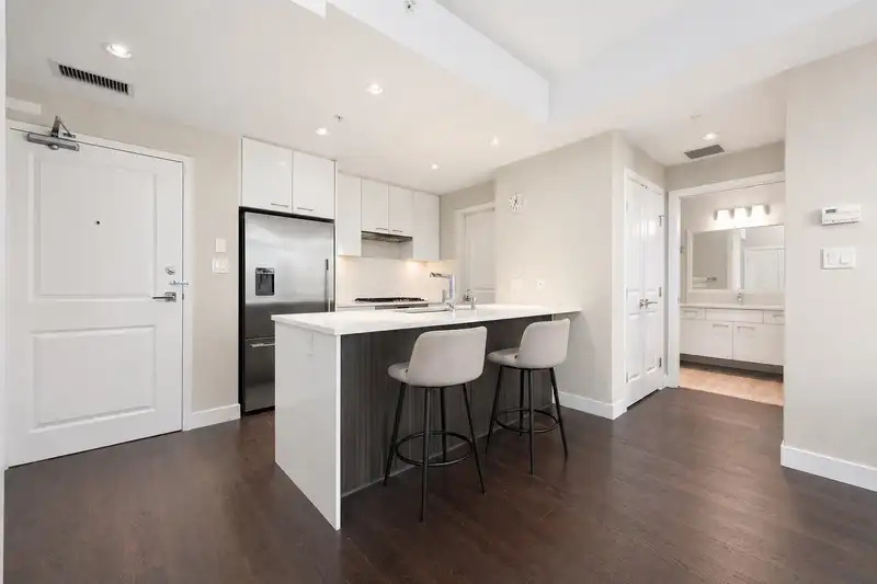 205 6383 CAMBIE STREET - photo 3 of 13