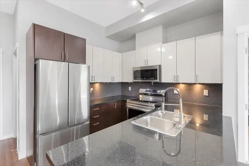 408 14960 102A AVENUE - photo 3 of 25
