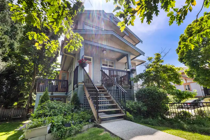 1 12036 66 AVENUE - photo 1 of 40