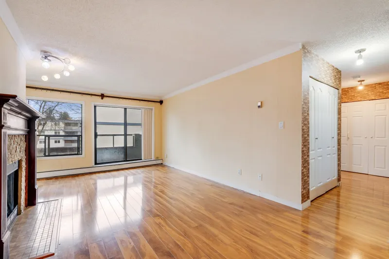 210 8600 ACKROYD ROAD - photo 3 of 17