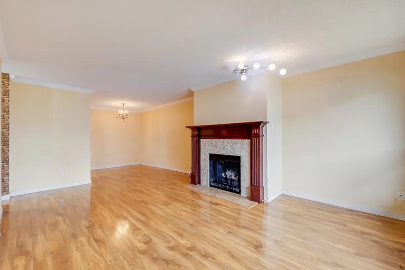 210 8600 ACKROYD ROAD - photo 4 of 17