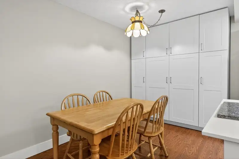 306 550 EIGHTH STREET - photo 4 of 21