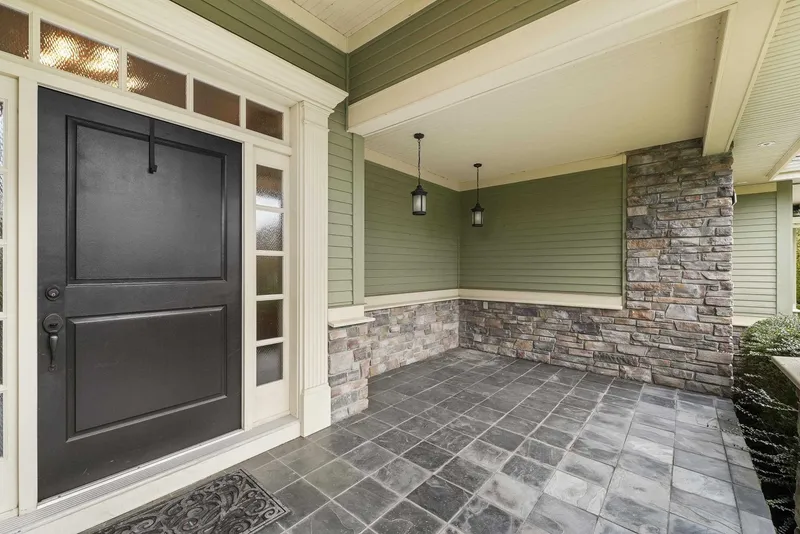 15845 39A AVENUE - photo 4 of 25