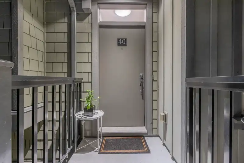 40 433 SEYMOUR RIVER PLACE - photo 3 of 14