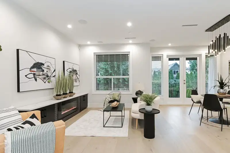 15450 RUSSELL AVENUE - photo 2 of 31