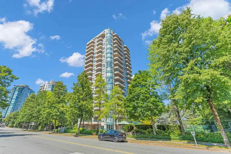 1001 4603 HAZEL STREET - photo 1 of 32
