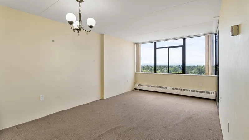 1208 6651 MINORU BOULEVARD - photo 2 of 17