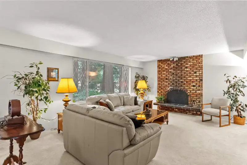 4280 196B STREET - photo 4 of 40