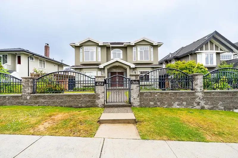 4254 CHARLES STREET - photo 4 of 37