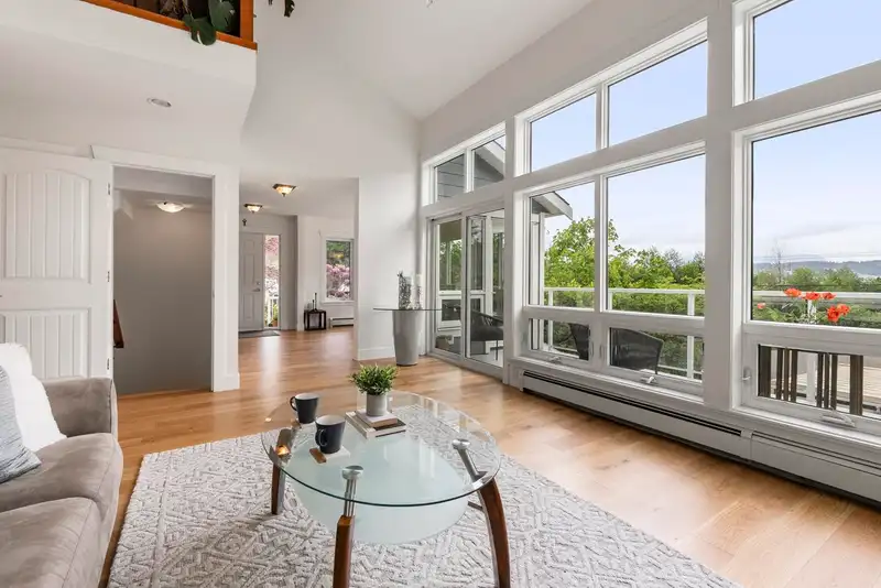 13820 116 AVENUE - photo 3 of 40