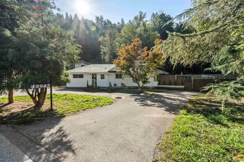 45942 SLEEPY HOLLOW ROAD - photo 2 of 33