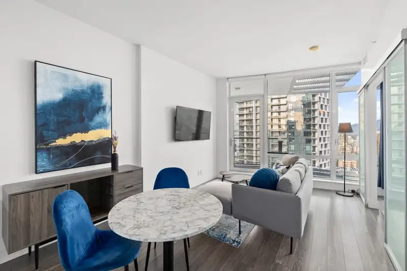 3401 1283 HOWE STREET - photo 2 of 38