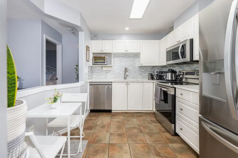 505 215 TWELFTH STREET - photo 3 of 23