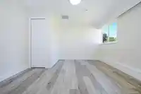 5546 MAPLE CRESCENT - thumbnail 5