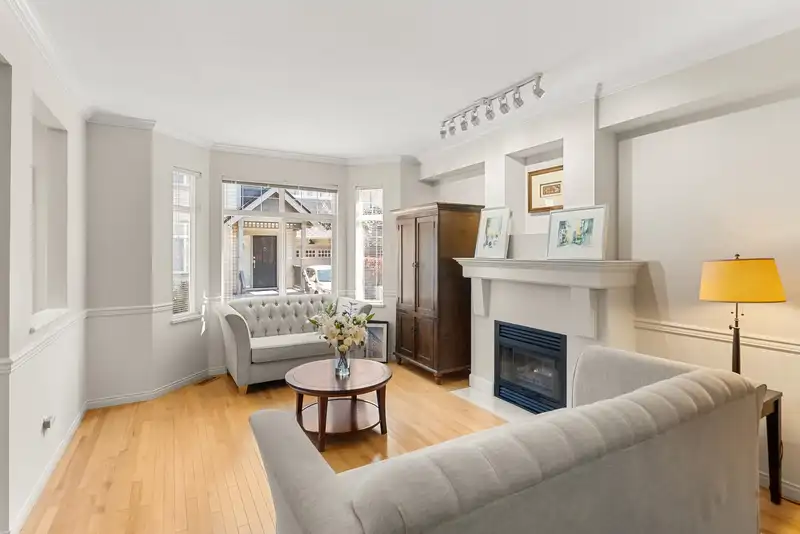 13 4771 GARRY STREET - photo 2 of 31