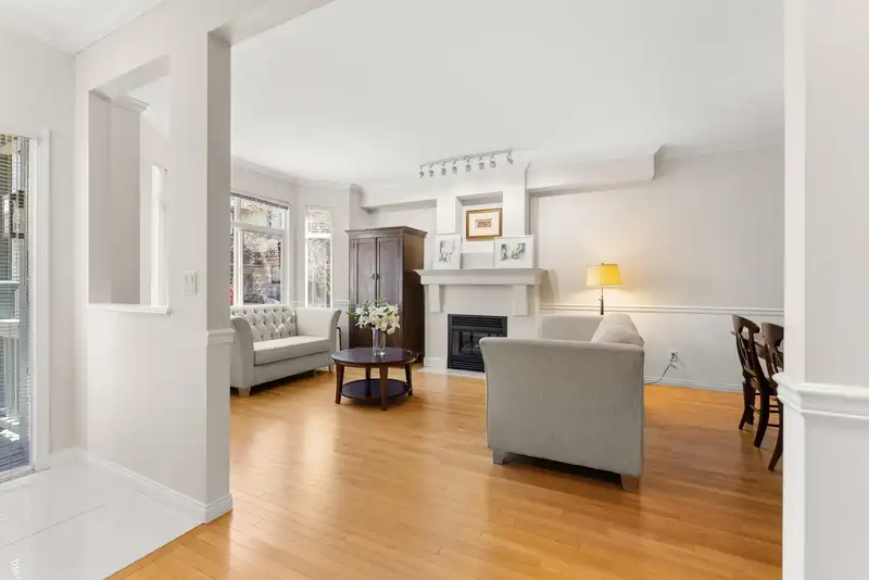 13 4771 GARRY STREET - photo 3 of 31