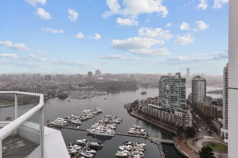 2602 1077 MARINASIDE CRESCENT - photo 2 of 38