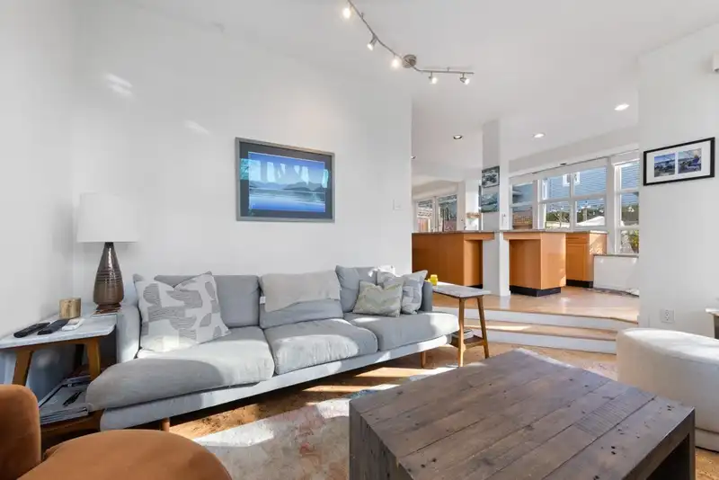 1915 E 7TH AVENUE - photo 4 of 37
