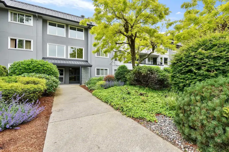 237 2700 MCCALLUM ROAD - photo 4 of 32