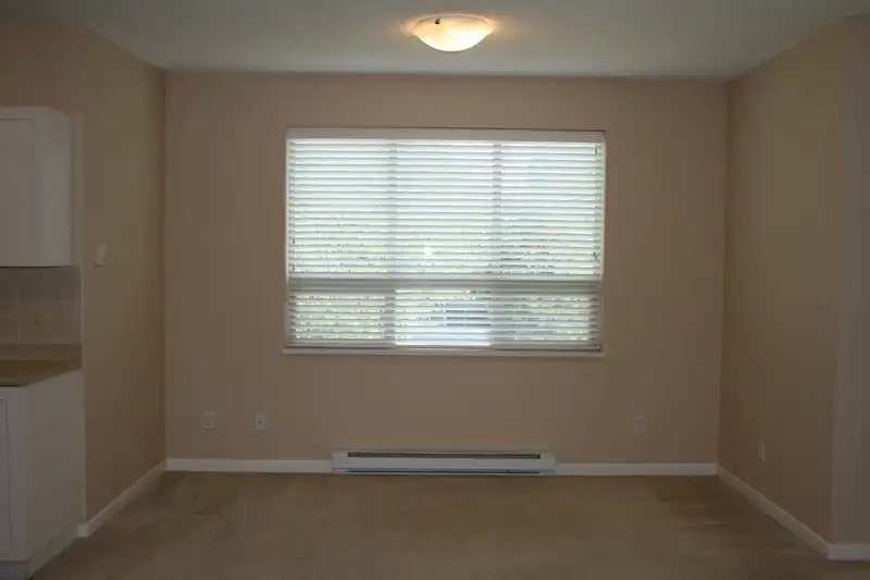 211 16068 83 AVENUE - photo 4 of 15