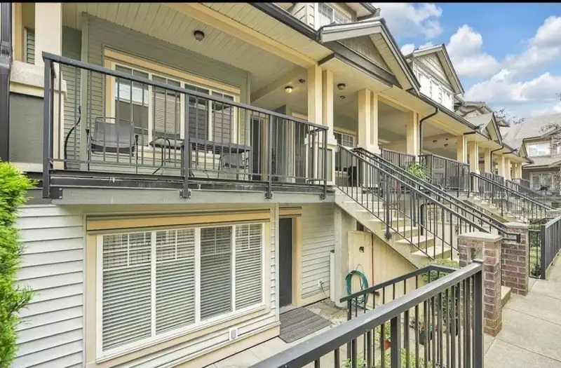 125 13958 108 AVENUE - photo 1 of 10