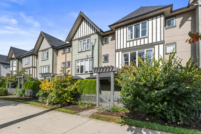 33 8050 204 STREET - photo 1 of 40