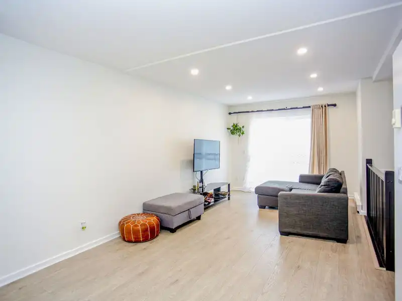 162 15236 36 AVENUE - photo 3 of 19