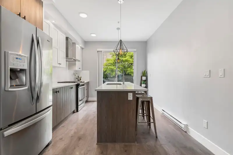 40 24108 104 AVENUE - photo 2 of 39