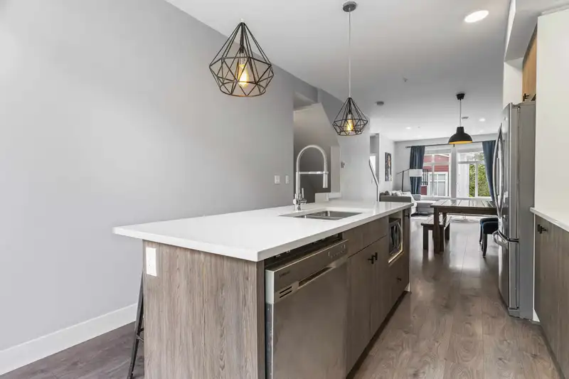 40 24108 104 AVENUE - photo 3 of 39