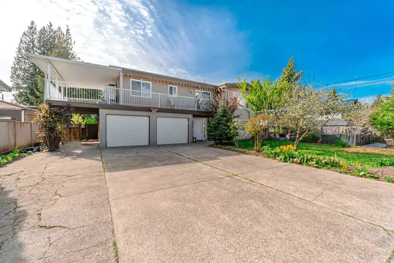 3095 ROYAL STREET - photo 2 of 40