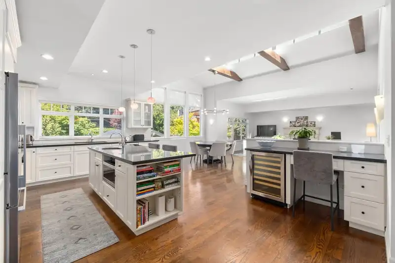 850 FOREST HILLS DRIVE - photo 4 of 39