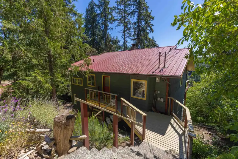 10085 BUCCANEER ROAD - photo 1 of 30