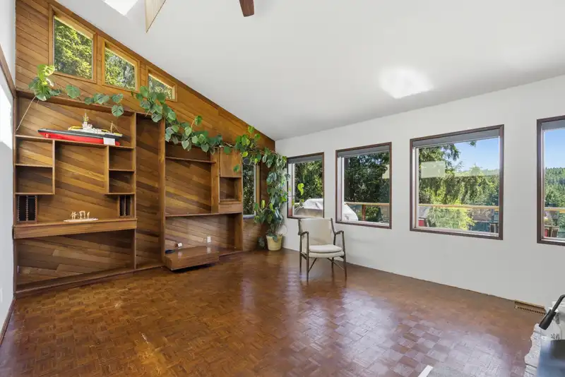 10085 BUCCANEER ROAD - photo 3 of 30
