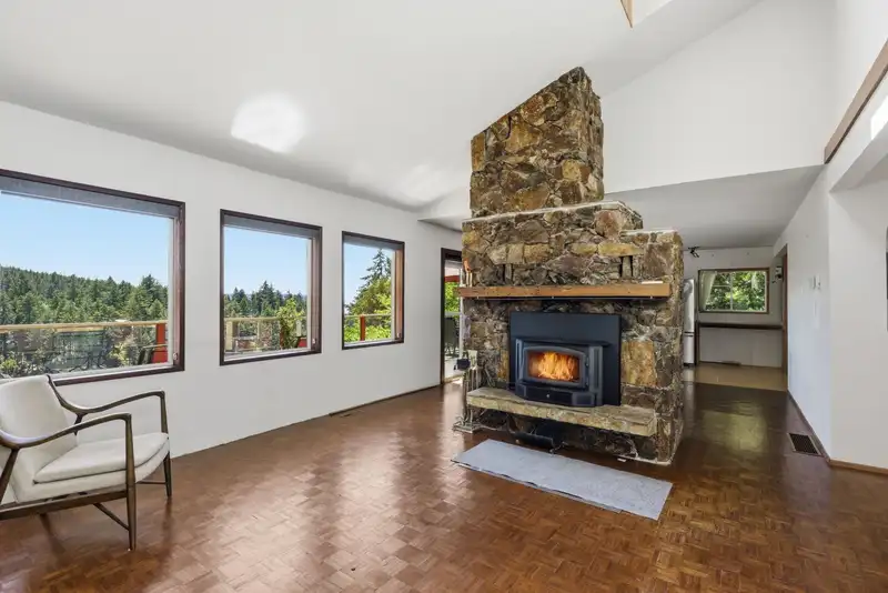 10085 BUCCANEER ROAD - photo 4 of 30