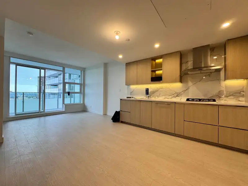 1805 13778 100 AVENUE - photo 3 of 13