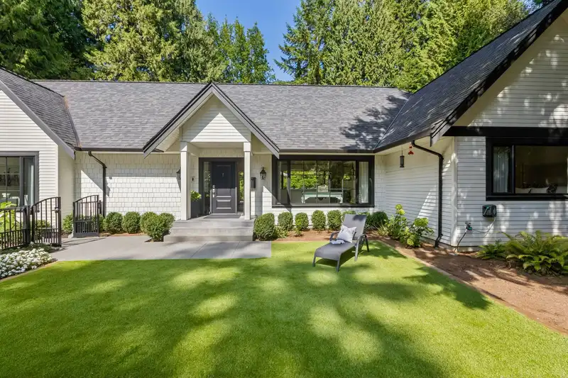 435 MACBETH CRESCENT - photo 1 of 25
