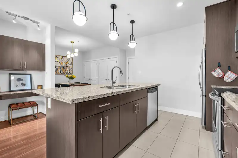 223 2970 KING GEORGE BOULEVARD - photo 4 of 20