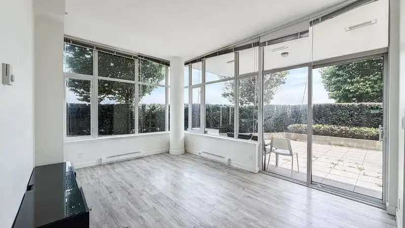 105 200 NELSON'S CRESCENT - photo 3 of 26