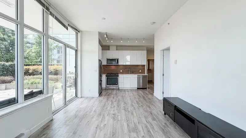 105 200 NELSON'S CRESCENT - photo 4 of 26