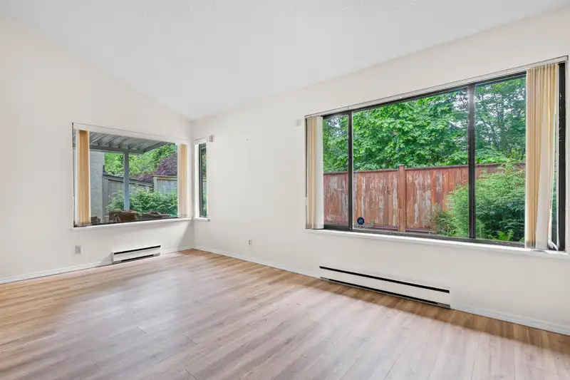 6953 LA SALLE STREET - photo 4 of 10