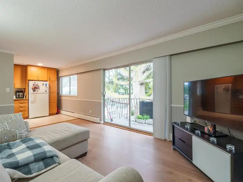 314 611 BLACKFORD STREET - photo 3 of 20